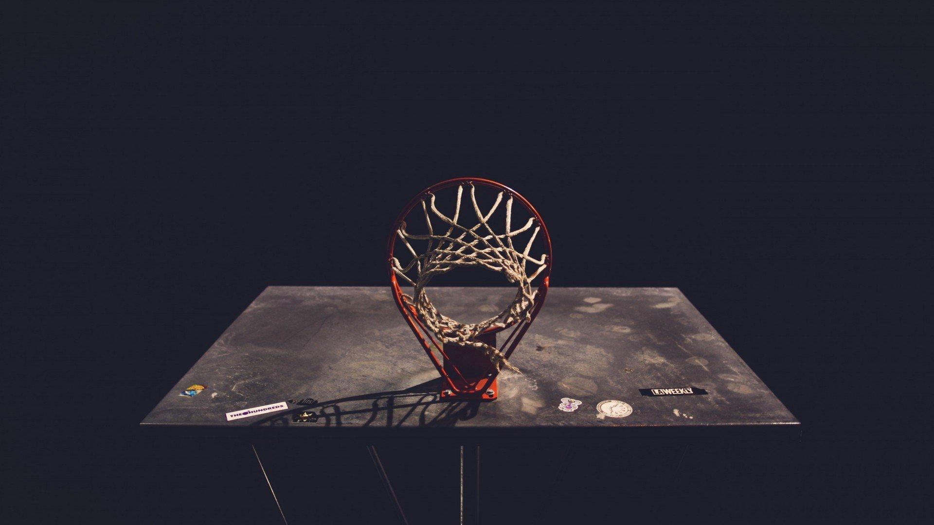 杨瀚森背身单打上篮再中，全能表现助队领先，目前已斩获16分3篮板3助攻